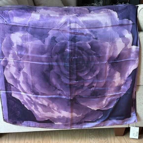 VALENTINO Purple Vintage SIGNED 100% SILK SCARF 35" x35" NEW RARE Beauty ITALY